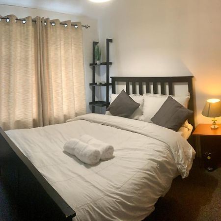 Stay Inn M30 Манчестър Екстериор снимка